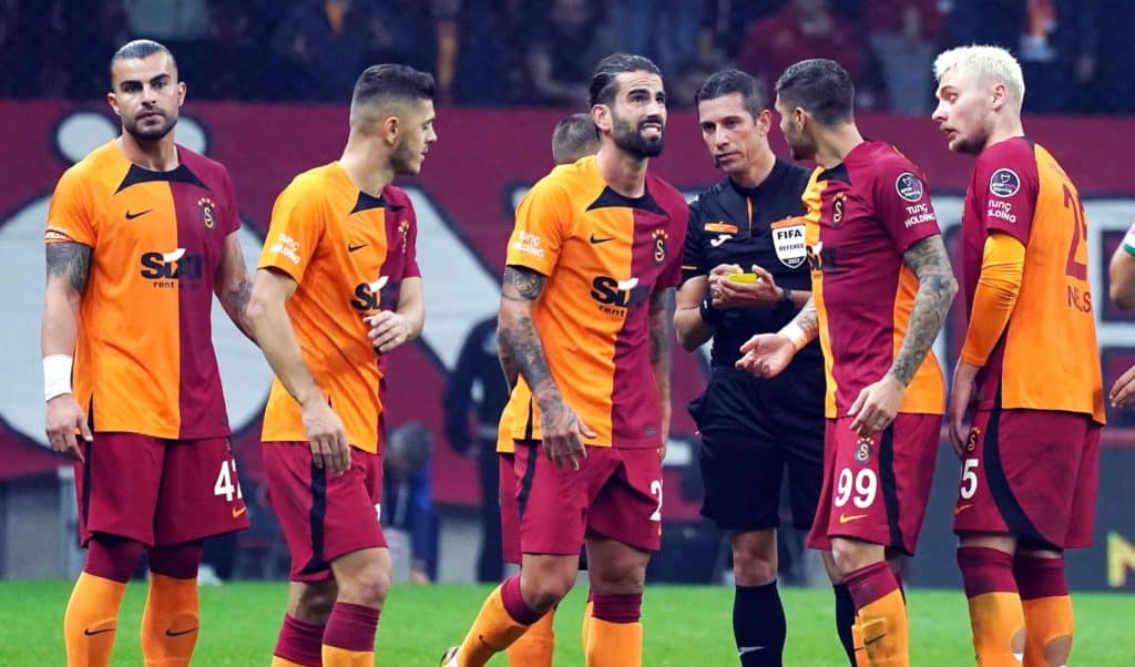 Okan Buruk nach 2:2 gegen Alanya außer sich: „Der Krieg gegen Galatasaray hat begonnen!“ Galatasaray