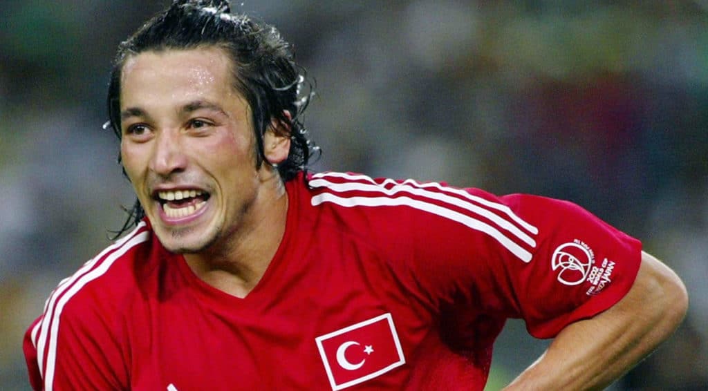 Für Erdbebenopfer: Ilhan Mansiz versteigert legendäres WM-Trikot von 2002