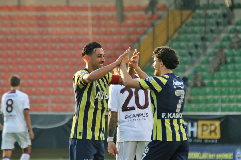 Nächster Sieg: Fenerbahce schlägt US Salernitana klar mit 3:0 Fenerbahce Irfan Can Kahveci Ferdi Kadioglu