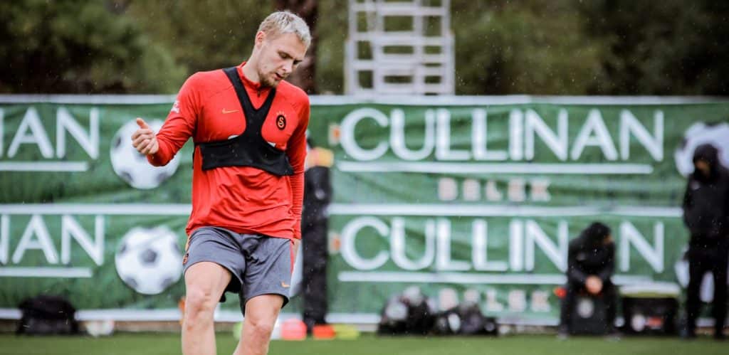 Victor Nelsson: „Möchte meine Energie nicht mit Transfergerüchten verschwenden“