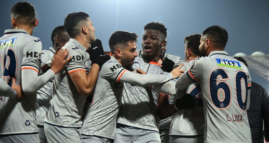 Süper Lig: Antalya verliert gegen Ankaragücü – Basaksehir besiegt Ümraniyespor