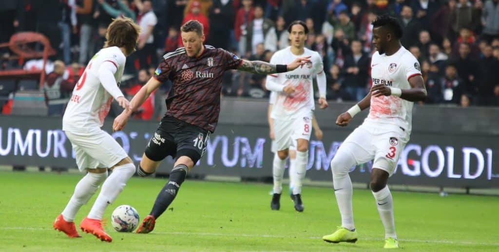 Nach müdem Kick in Gaziantep: Wout Weghorst rettet Besiktas gerade noch einen Punkt