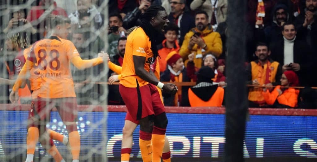 Galatasaray schlägt Istanbulspor 2:1 und erobert die Tabellenführung