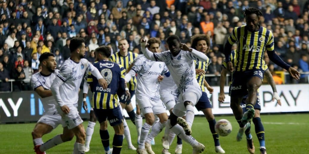 Rückschlag im Titelrennen: Fenerbahce nur 1:1 in Adana – Viel Kritik an Schiedsrichter Ali Palabiyik