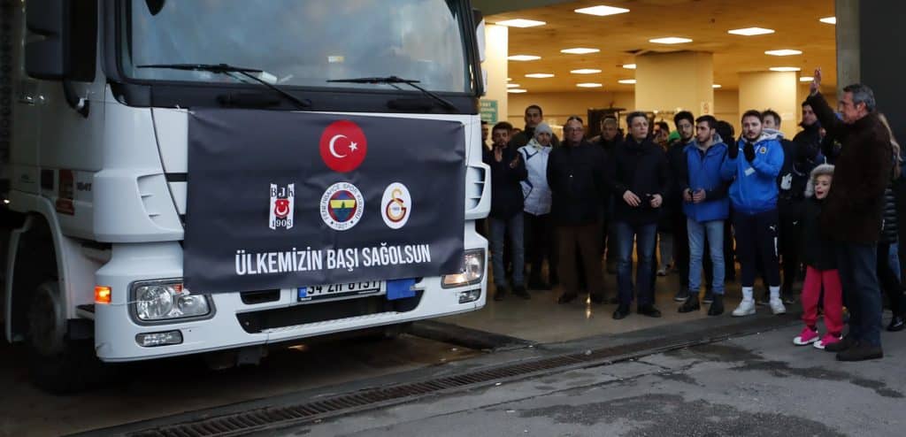 Türkische Topklubs bringen gemeinsames Trikot raus – Verkaufserlös als Sende für Erdbebenopfer