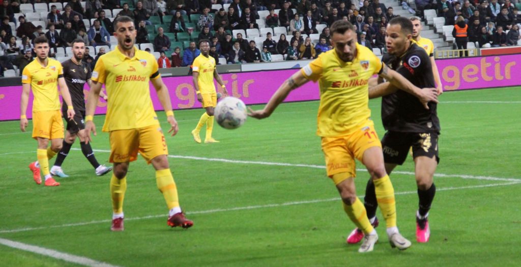 Überraschungsmannschaft Kayserispor gewinnt 2:1 in Giresun