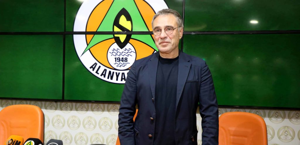 Ersun Yanal kehrt als Trainer in die Süper Lig zurück