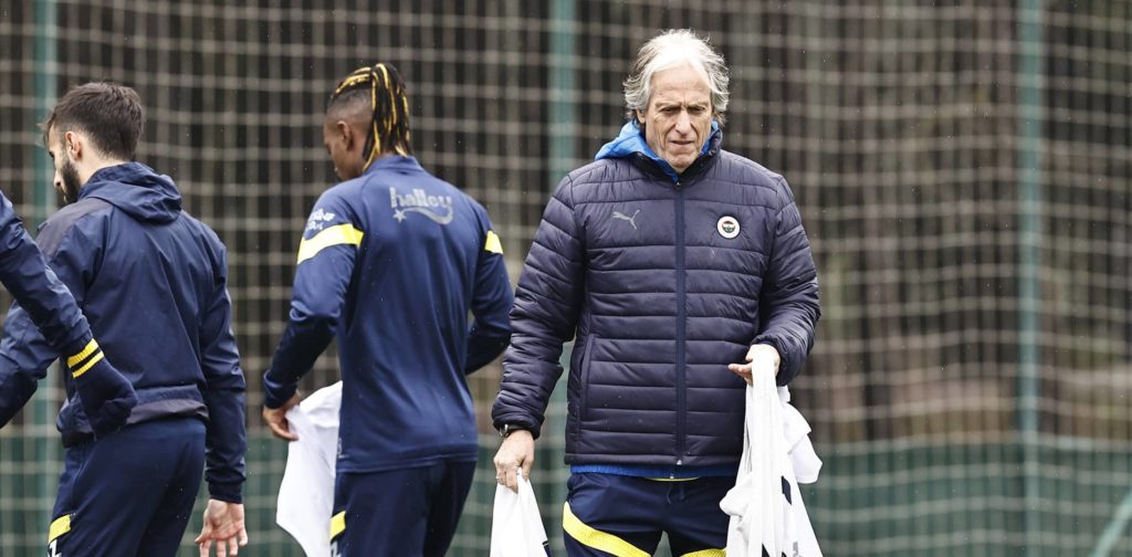 Rollenänderung? Fenerbahce-Trainer Jesus mit Entscheidung für Kadioglu und Zajc