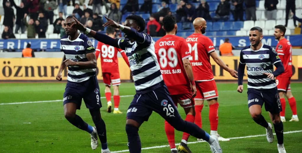 Wichtiger Erfolg im Abstiegskampf: Kasimpasa besiegt Antalyaspor mit 3:1