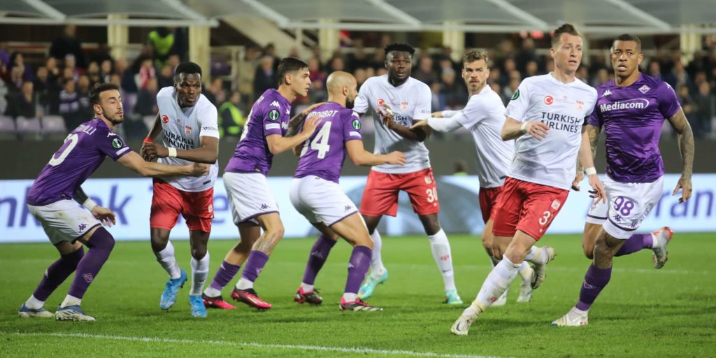 Conference League Sivasspor verliert 0:1 in Florenz – Gradel sieht Rote Karte