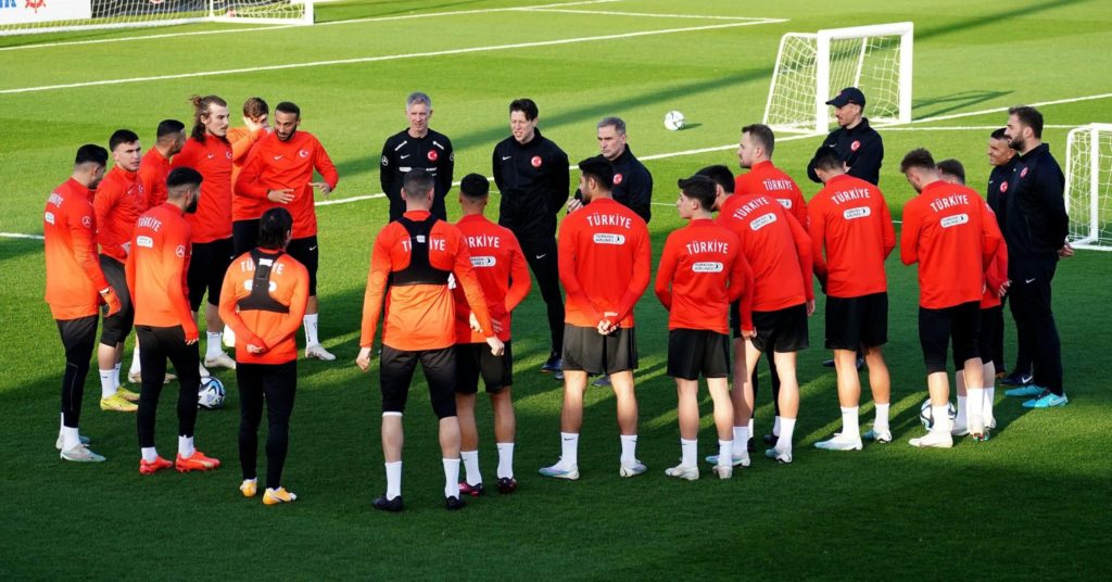 Milli Takim: Mit Bardakci nach Sanuc nächster Innenverteidiger aus Türkei-Kader gestrichen