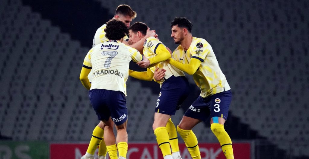 Fenerbahce dreht Rückstand gegen Karagümrük und gewinnt 2:1
