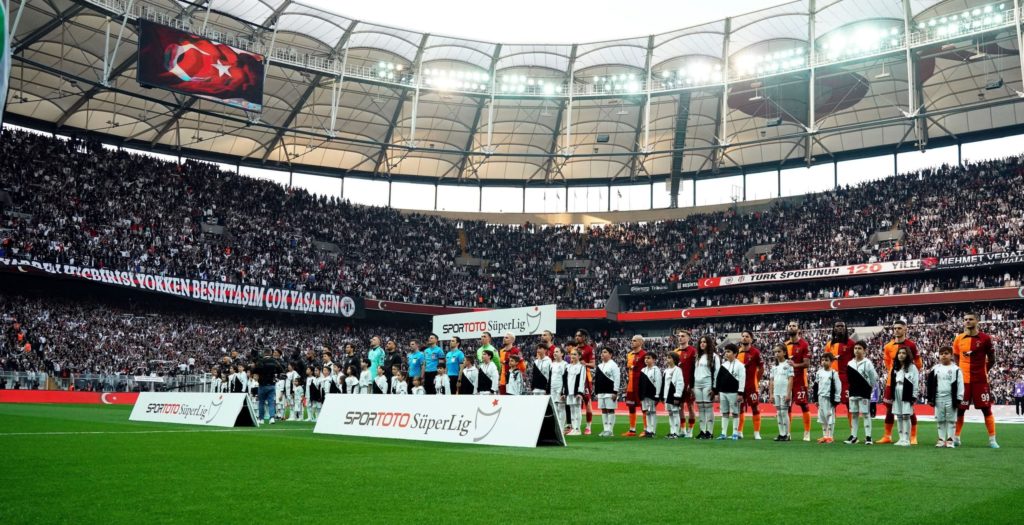 Video-Blog: Deutscher YouTuber Anton Rinas besucht Besiktas-Galatasaray-Derby und ist begeistert