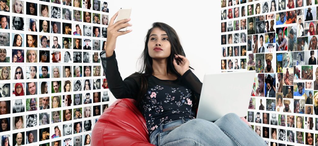 Menschen verbringen Stunden in Videochats – Was machen sie dort?