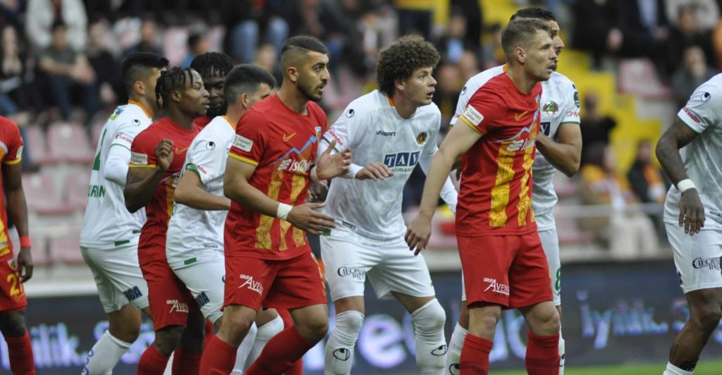 Alanyaspor feiert klaren 4:0-Auswärtssieg in Kayseri – Yardimci mit Doppelschlag