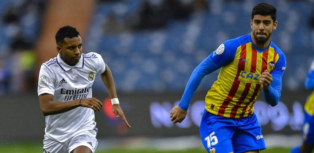 FC Valencia zieht Kaufoption für Lyon-Leihe Cenk Özkacar