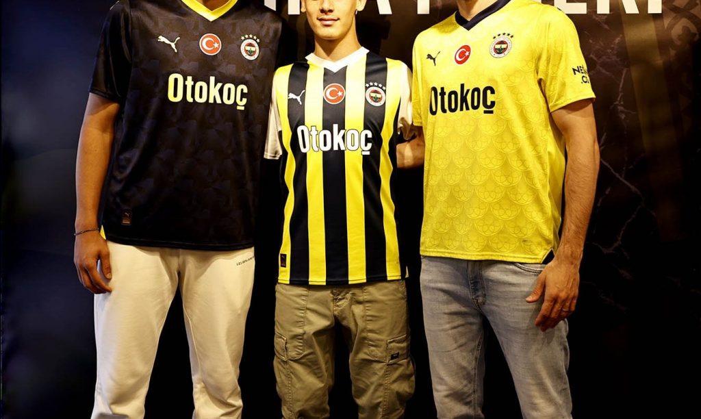 Fenerbahce präsentiert alle Trikots für die neue Saison 2023/24