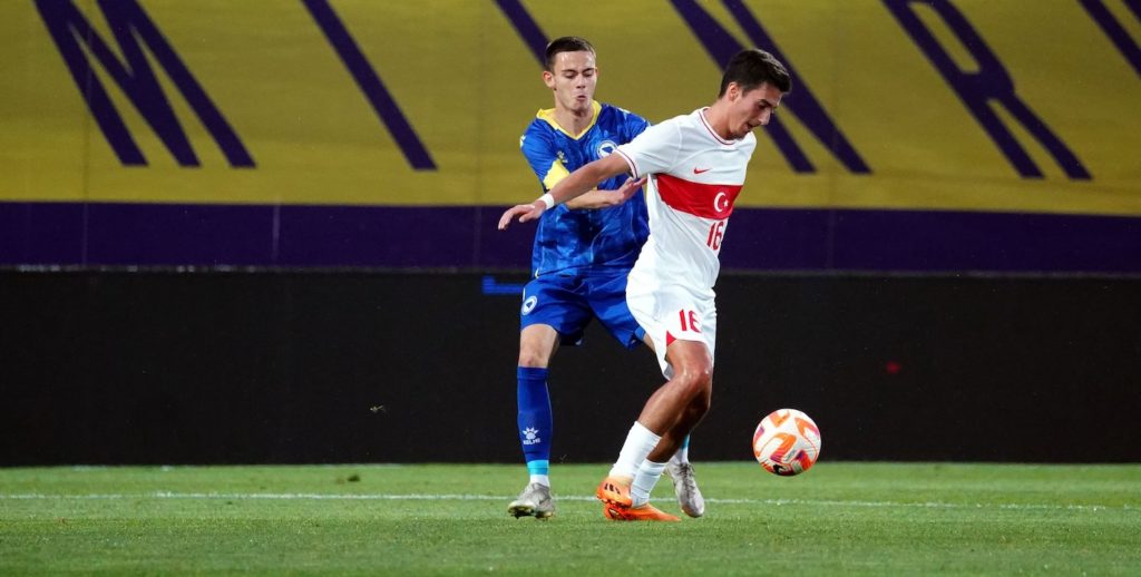 Trabzonspor holt Dortmund-Talent Göktan Gürpüz –  Testspiel gegen Fehervar