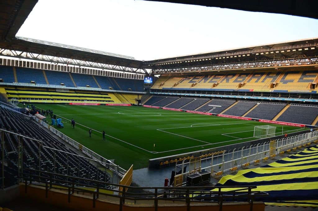 Fenerbahce auf der Liste: UEFA gibt Vereine mit den höchsten kommerziellen Einnahmen 2023 bekannt