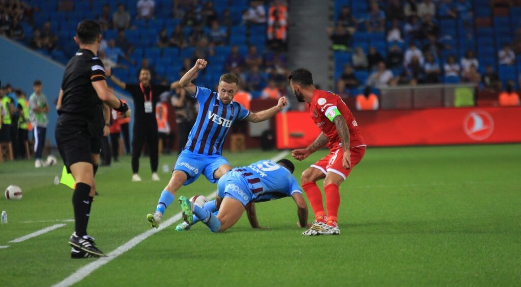 Trabzonspor: Visca-Verletzung trübt Saisonauftaktsieg – Cakir und Denswil zufrieden mit drei Punkten