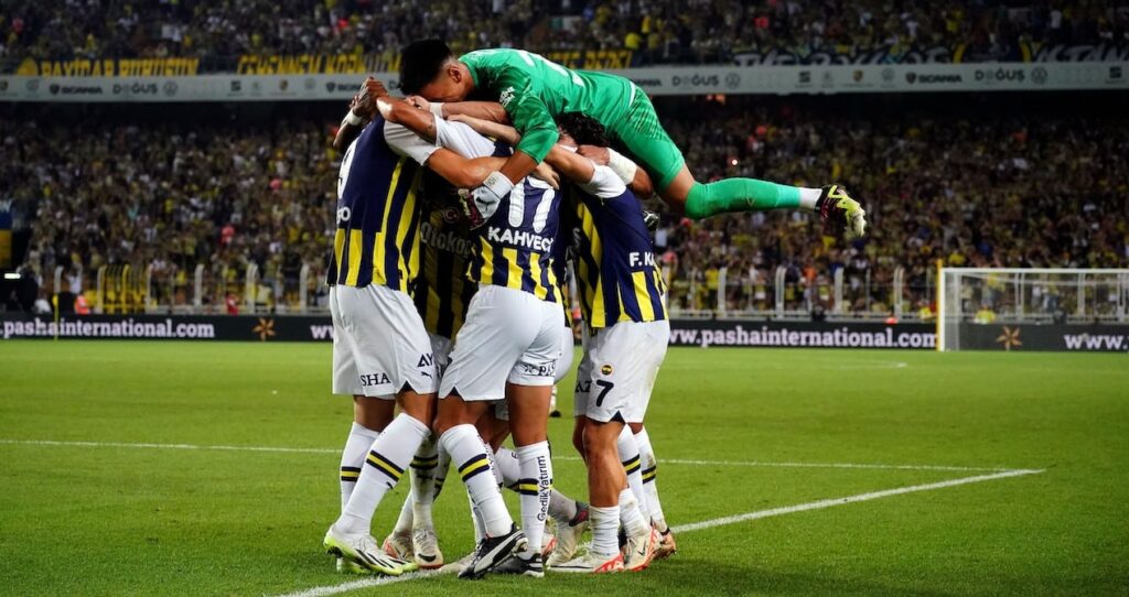 Fenerbahce fegt Twente mit 5:1 aus dem Ülker-Stadion – Gruppenphase zum Greifen nah