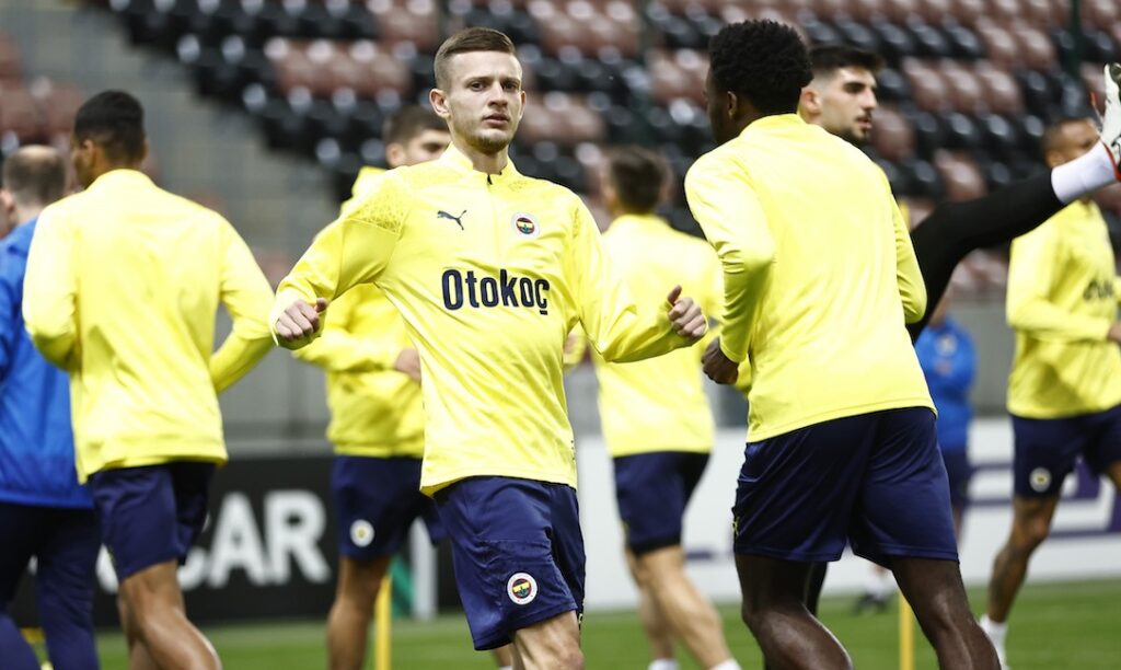 Fenerbahce vor nächster Trennung: Szymanski-Transfer nach Rennes fix – dazu Verletzungsschock um Levent Mercan