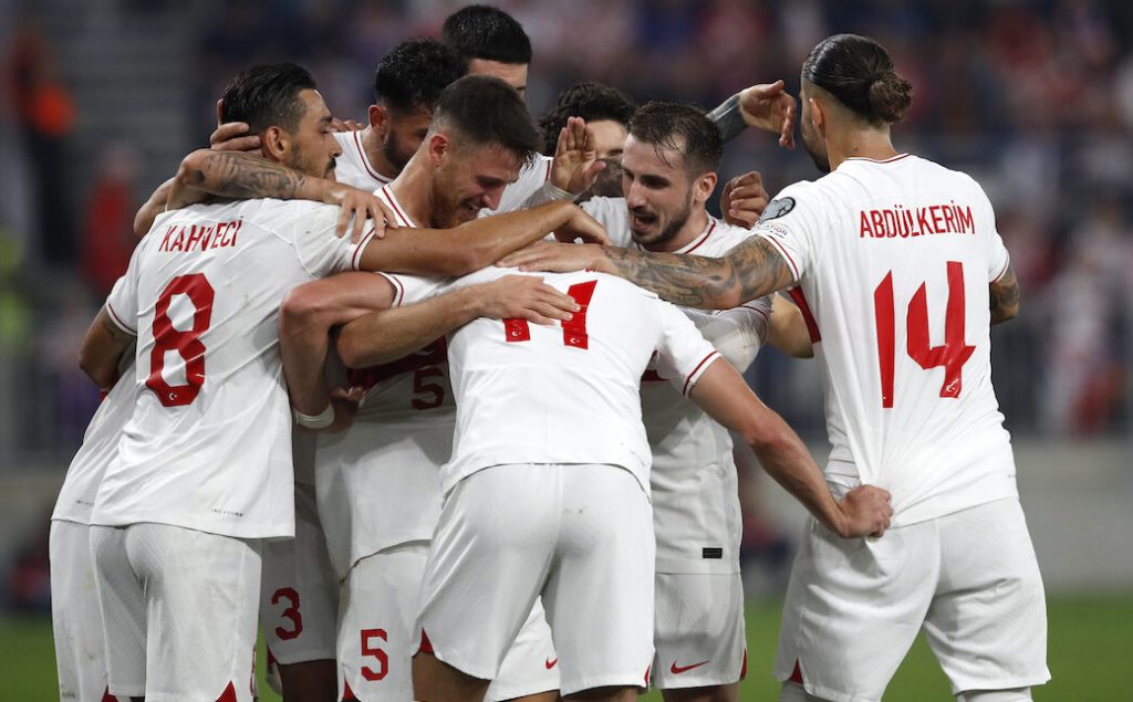 Traumeinstand für Montella: Türkei nach 1:0-Sieg gegen Kroatien auf EM-Kurs