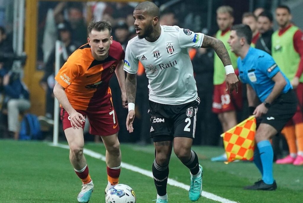 Die Startaufstellungen im Istanbul-Derby zwischen Galatasaray und Besiktas