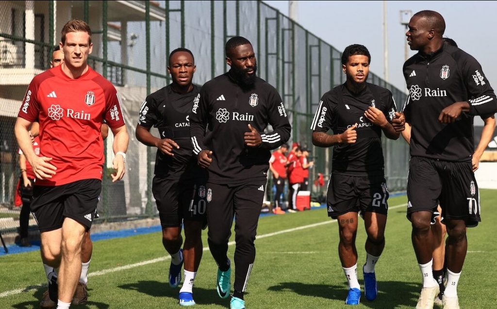 Burak Yilmaz stellt Besiktas-Elf um – Tayfur Bingöl verletzt