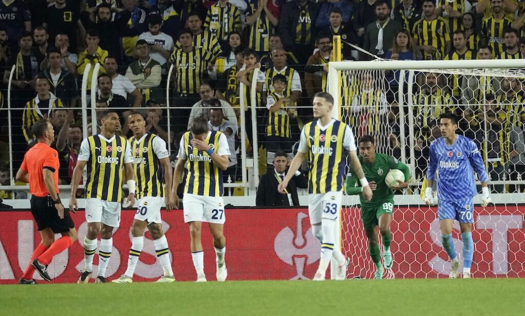 Fenerbahce: Nächster Innenverteidiger verletzt – Djiku zieht sich Bruch zu