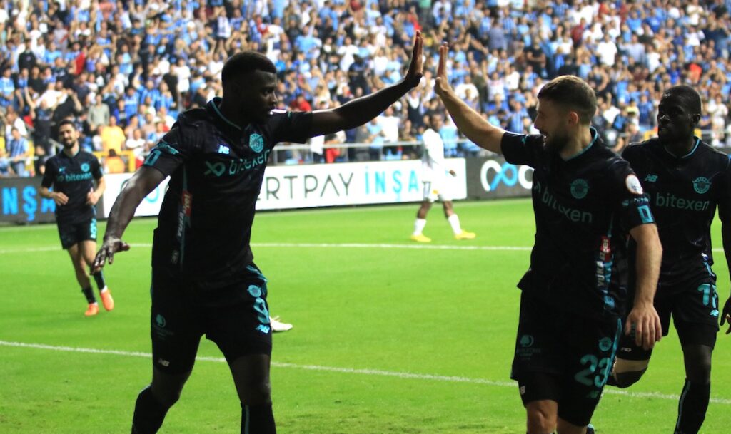 Adana schlägt Konya 3:0 – Sivas dreht Spiel in Alanya kurios in der Nachspielzeit