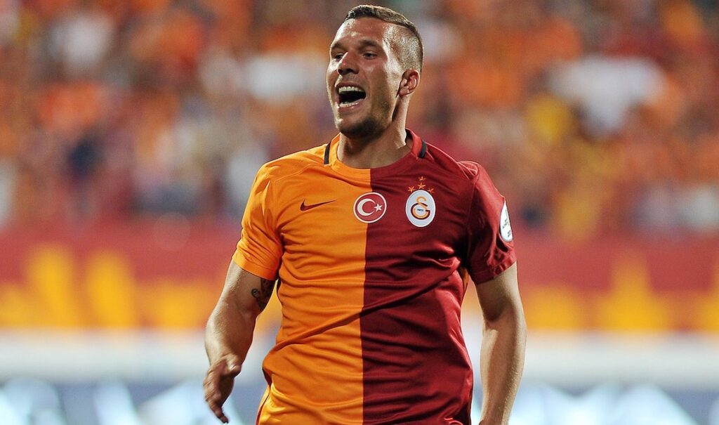 Podolski warnt den FC Bayern, Galatasaray nicht auf die leichte Schulter zu nehmen