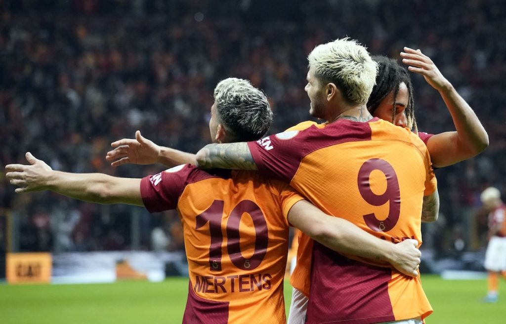 Mertens-Magie: Galatasaray springt nach 4:0-Heimsieg gegen Alanyaspor wieder auf Platz eins