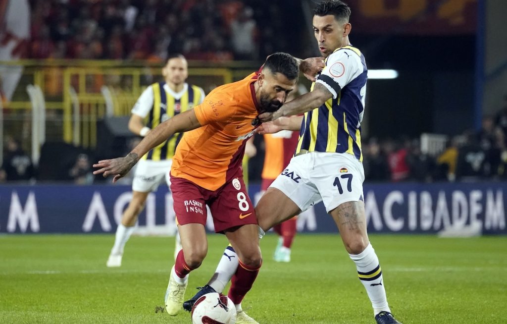 Fenerbahce vorerst im Titelrennen ohne Irfan Can Kahveci