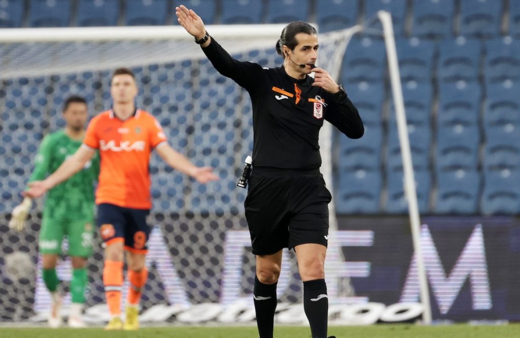 Referee Mete Kalkavan tritt mitten in der Saison zurück – Schiedsrichter für Süper Lig-Rückrunde aktualisiert