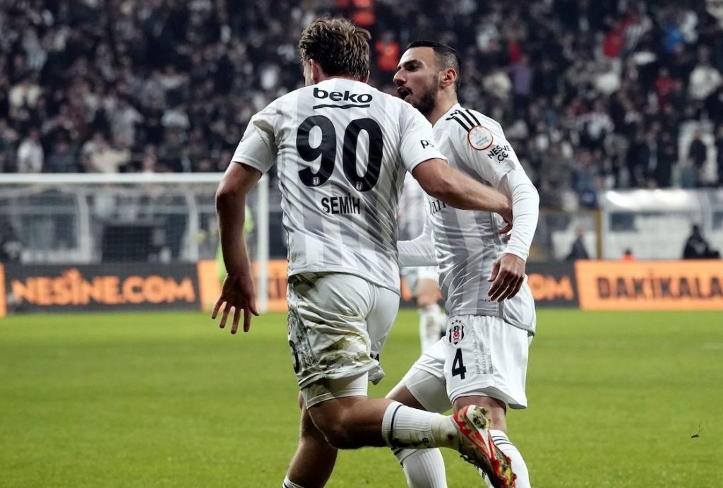 Besiktas spielt unter den Augen von Neu-Trainer Santos in Rize