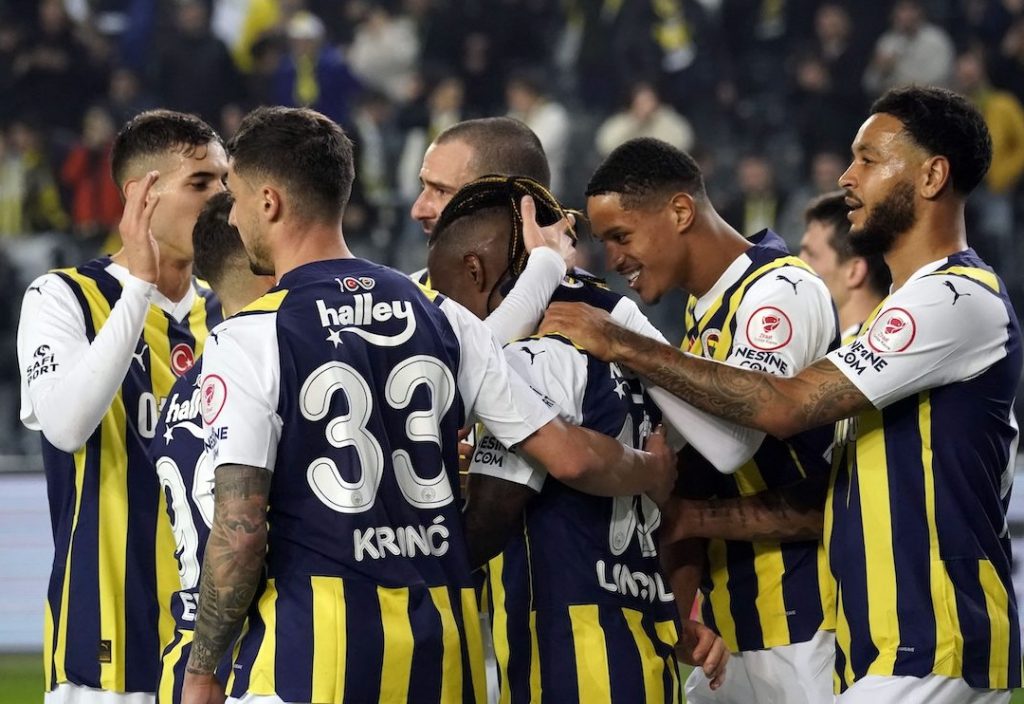 Tabellenführer Fenerbahce hat Aufsteiger Samsunspor zu Gast