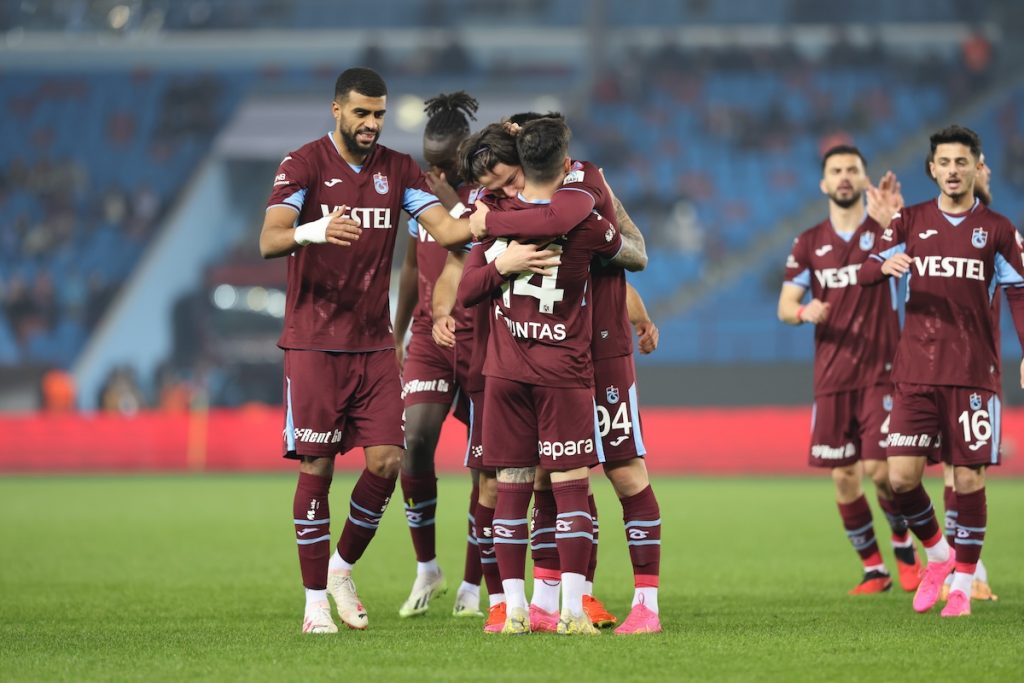 Trabzonspor hat Hatayspor im Papara Park zu Gast