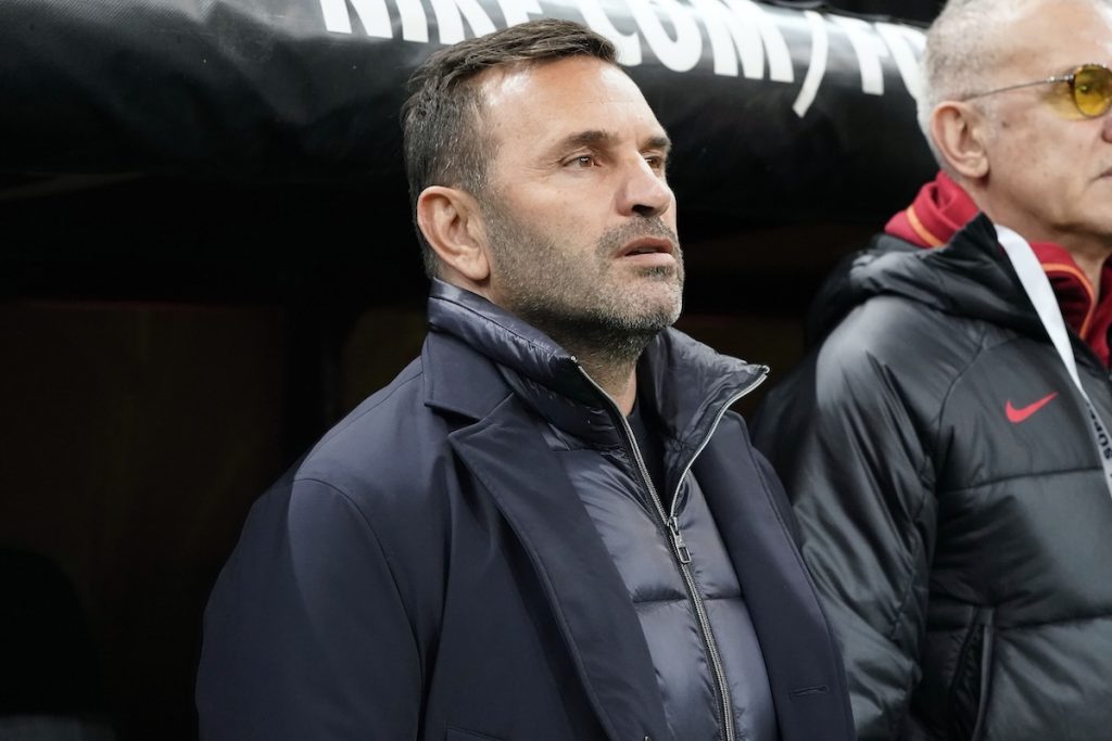 Galatasaray-Trainer Buruk spricht über Boey und Angelino