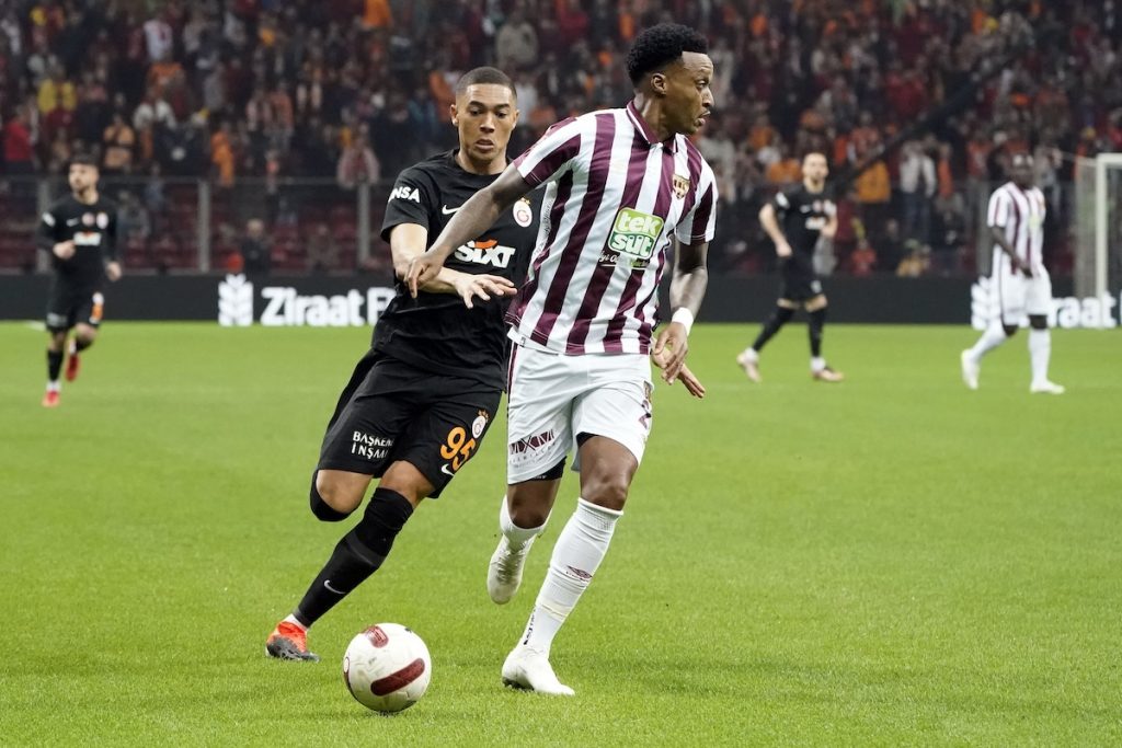 Pokal: Galatasaray bezwingt Bandirmaspor 4:2 und steht im Viertelfinale – Vinicius trifft bei Debüt