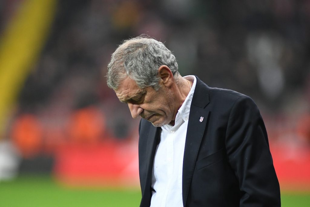 So schlecht, wie seit 40 Jahren nicht mehr: Besiktas-Trainer Santos entschuldigt sich nach peinlicher Pleite in Gaziantep