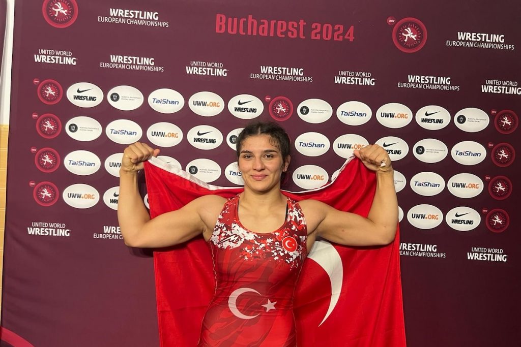 Türkische Ringerin Nesrin Bas wird Europameisterin: „Werde weiter Stärke der türkischen Frauen zeigen“