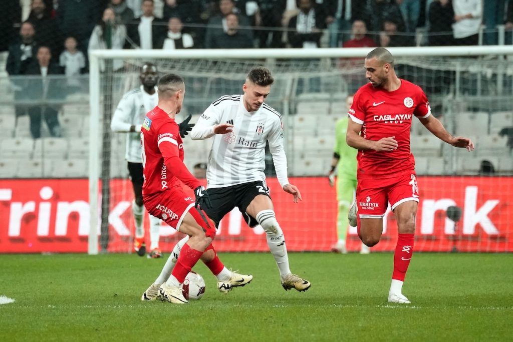Nächste Pleite und kurioser Elfer: Besiktas verliert 1:2 gegen Antalyaspor