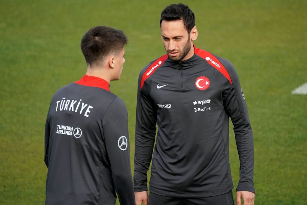 Türkei-Kapitän Calhanoglu spricht über Montella, Inter Mailand und sportliche Zukunft