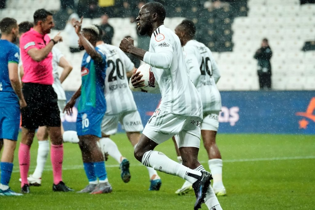 Besiktas schlägt Rizespor im letzten Atemzug mit 3:2