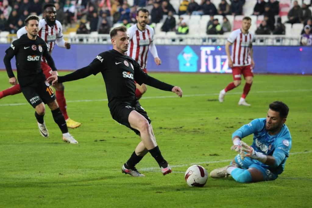 Fährt Galatasaray gegen den Sivas den nächstne Sieg auf dem Weg zum Titel ein?