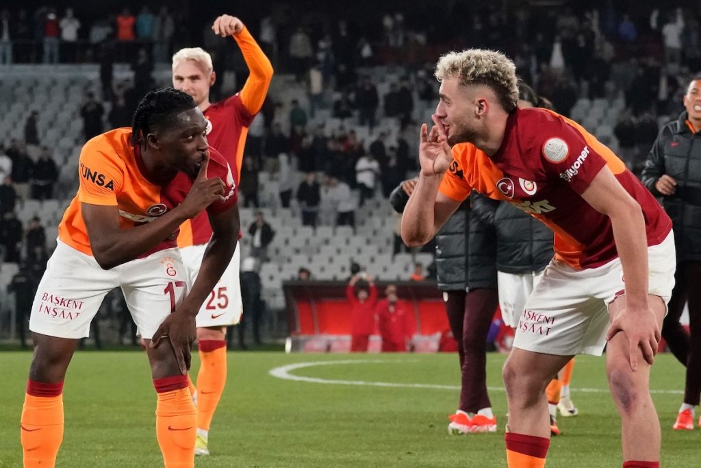 Fast am Ziel: Galatasaray-Truppe freut sich auf Fenerbahce-Derby