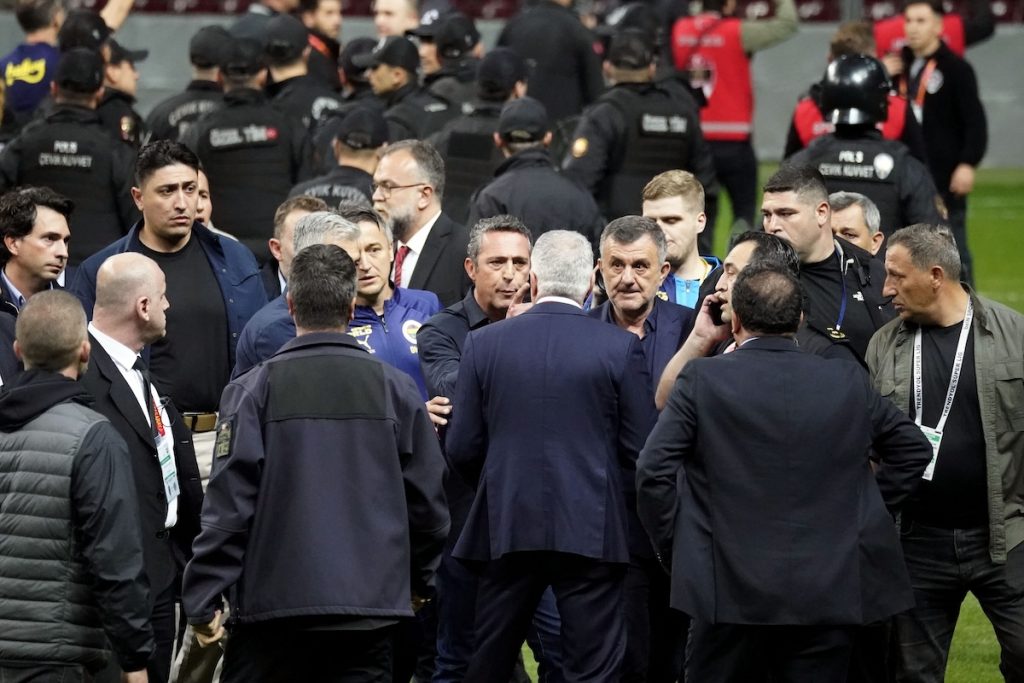 Erklärung des Istanbuler Gouverneursamtes zum Derby – Drohen Ali Koc Folgen?