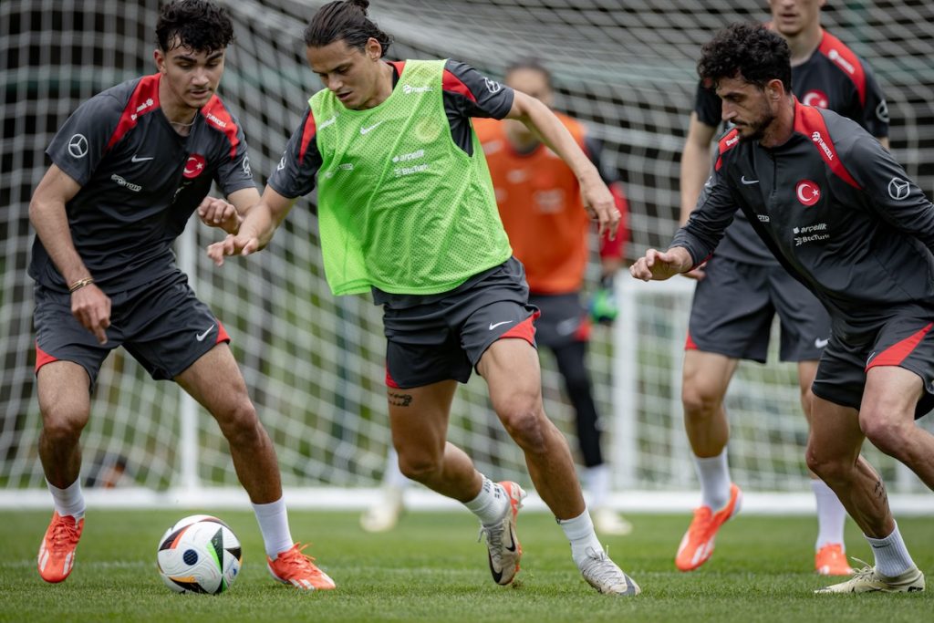 Enes Ünal unterschreibt nach Leihe Vierjahresvertrag beim Premier League-Klub Bournemouth