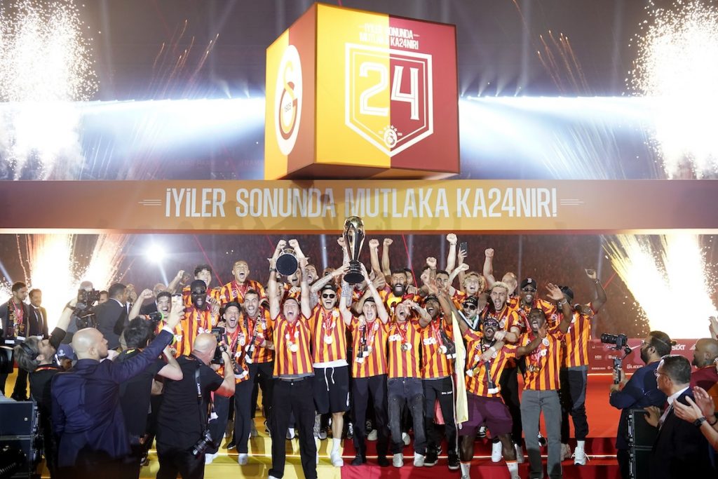 Galatasaray dreht seine Meister-Tour in Istanbul – Die Bilder der Feierlichkeiten